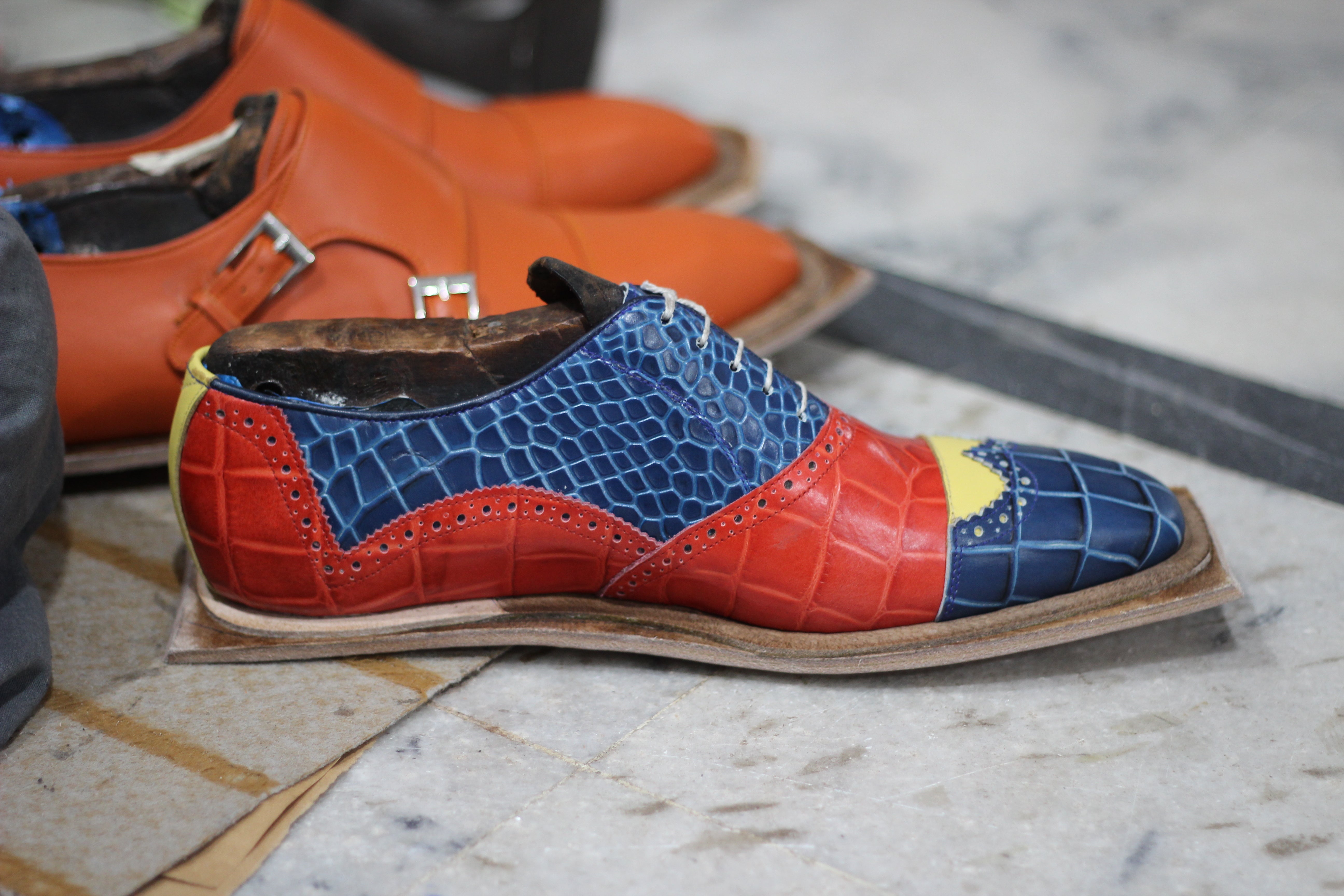 Handmade Men's Dress Shoes,  Red, Yellow, Blue Alligator Print Leather Oxford Wingtip Lace Up Stylish Men's Shoes